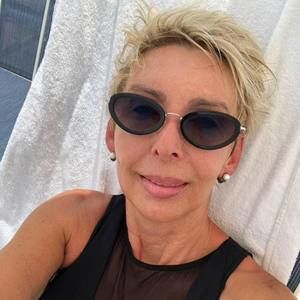 Meet your Posher, Ewa